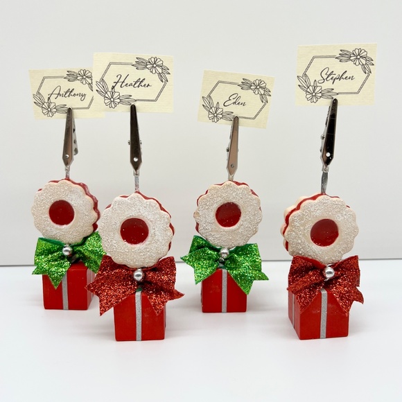 Christmas Linzer Cookie Place Card Holders – Set of 4 | Holiday Name Card Holder - Picture 2 of 11